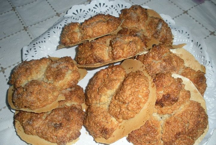 Almond And Carrot Biscuits