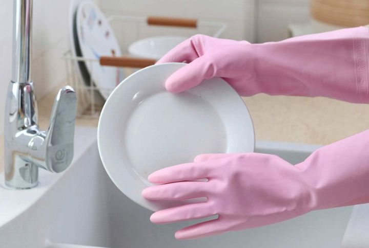 Dampen Rubber Gloves For Pickup